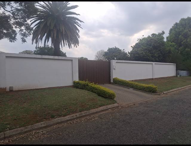 4 BEDROOM FREEHOLD FOR SALE IN BIRCH ACRES